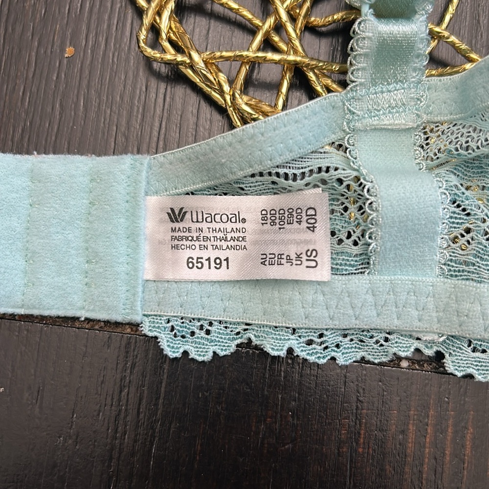 NWOT Wacoal Women's Embrace Lace Bra Size 40D
65191 - Picture 6 of 7
